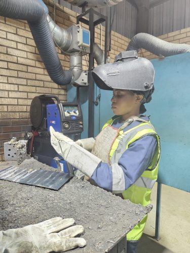 Trainee welding