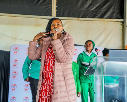 Official from Services SETA encourages students 